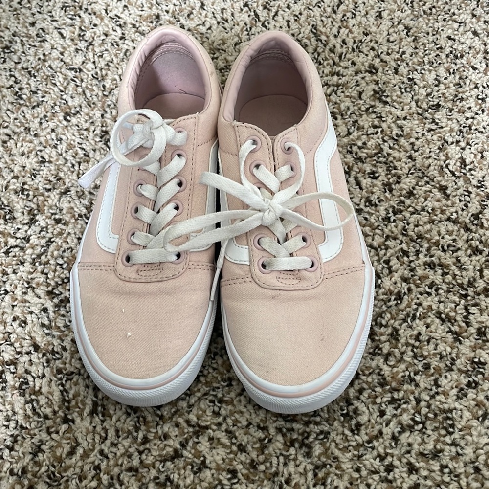 Women’s pink vans size 6